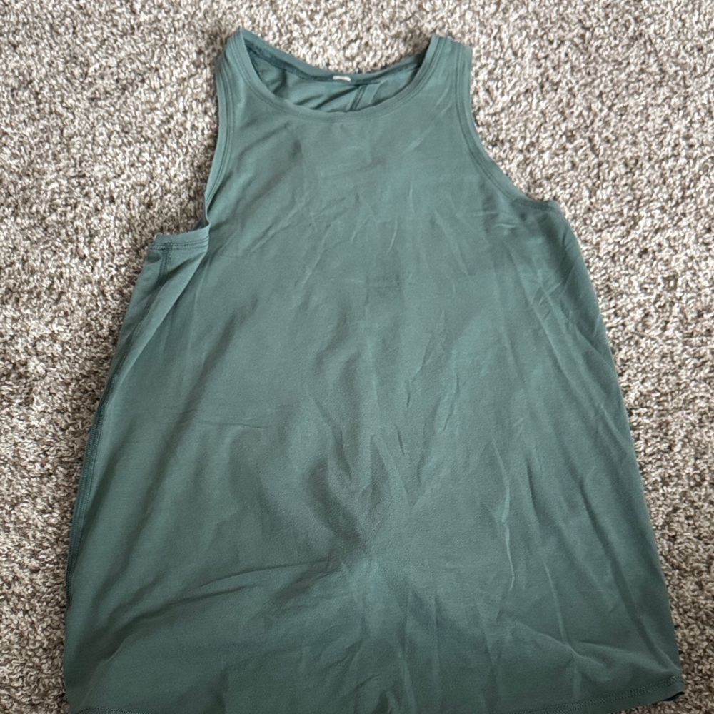 Lululemon tank